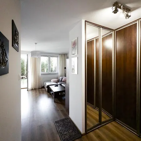 Pod Gwiazdami, Z Dwoma Ogrodkami I Dwoma Tarasami *