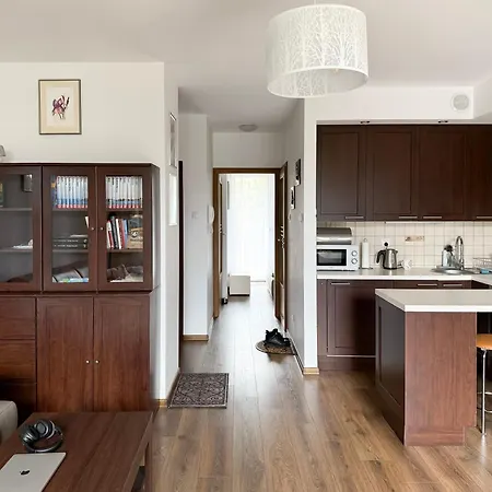 Pod Gwiazdami, Z Dwoma Ogrodkami I Dwoma Tarasami